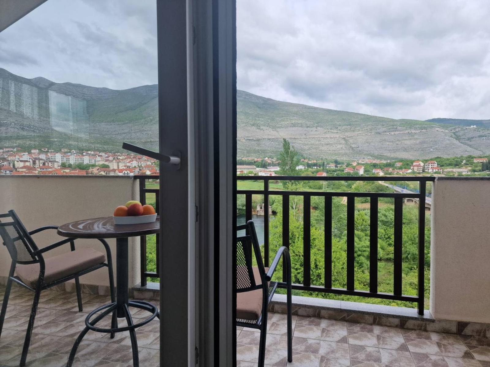 Studio Apartmani Milovic Τρέμπινιε Εξωτερικό φωτογραφία